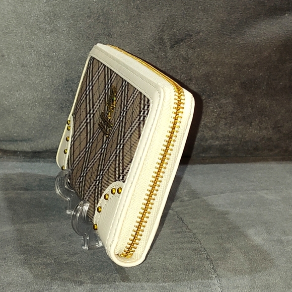 BURBERRY BLUE LABEL NOVA CHECK &  LEATHER BEIGE & WHITE ZIP AROUND LONG WALLET - Picture 13 of 17